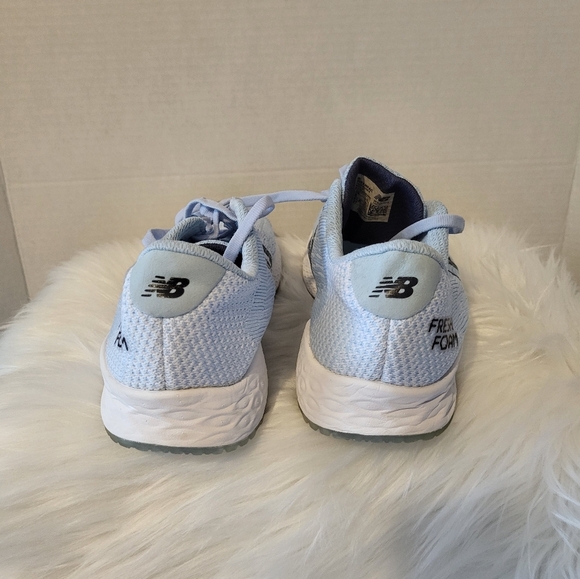 New Balance Women's Light Blue Running Shoes, Size 10 - Picture 5 of 7